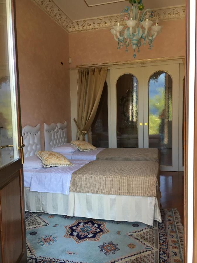 Villa Castiglioni Luxury Apartment Laglio Room photo